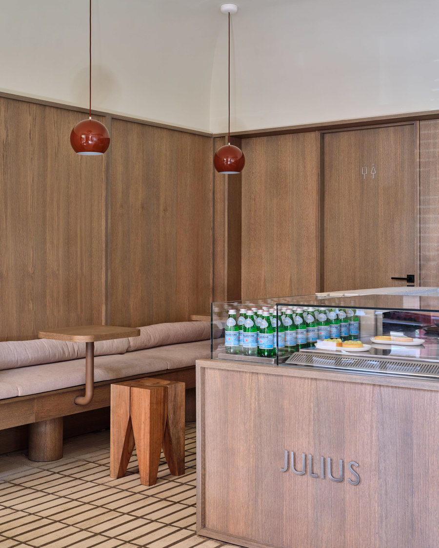 Julius Café di NAAW | Caffetterie - Interni