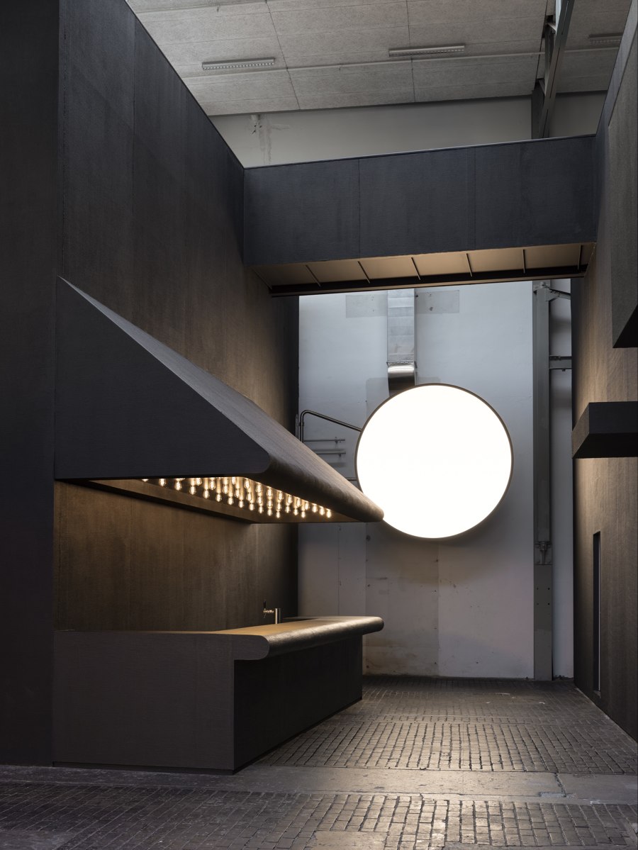 Film Noir Studio by Leopold Banchini Architects | Office facilities