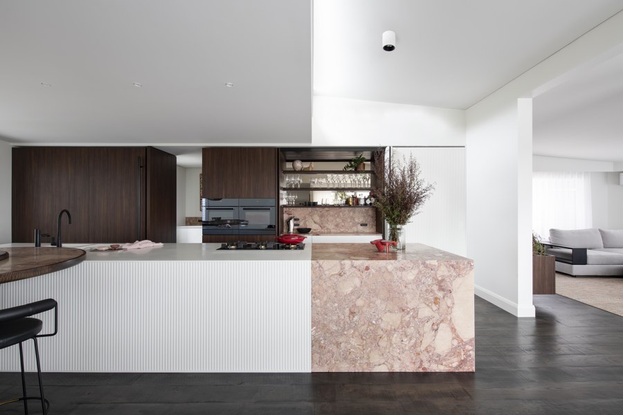Thirroul Kitchen - Hide the mess by Studio Minosa | Living space