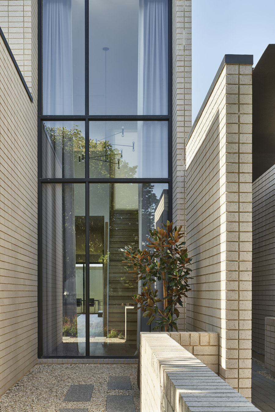 George & Queen von Studio Nine Architects | Wohnräume