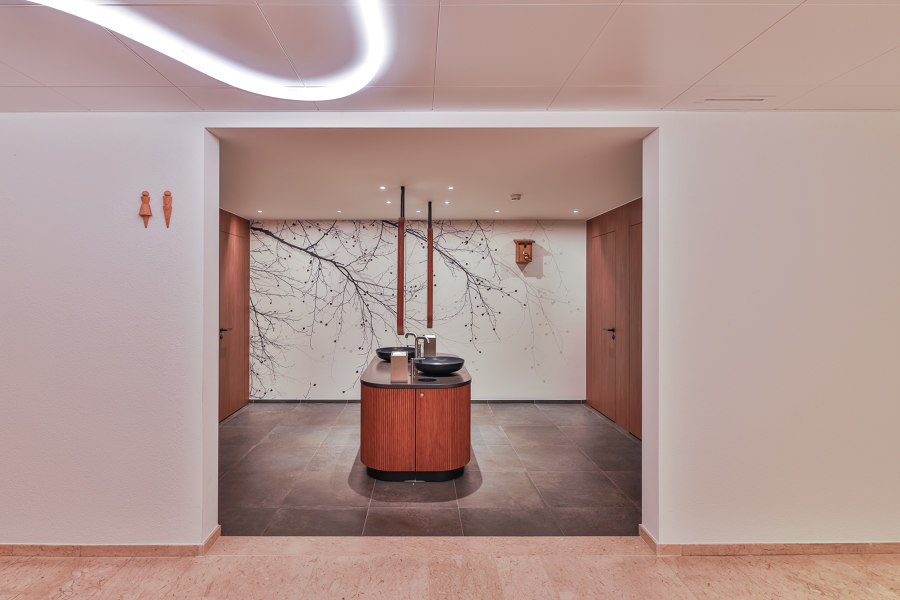 A remodelled customer service hall for Luzerner Kantonalbank (LUKB) de DOBAS AG | Bureaux