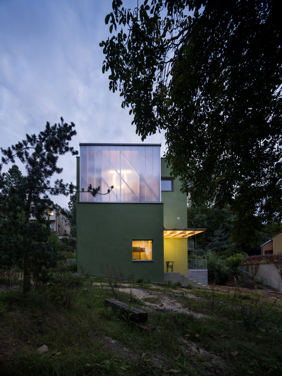 Green House di Aoc architekti | Case unifamiliari