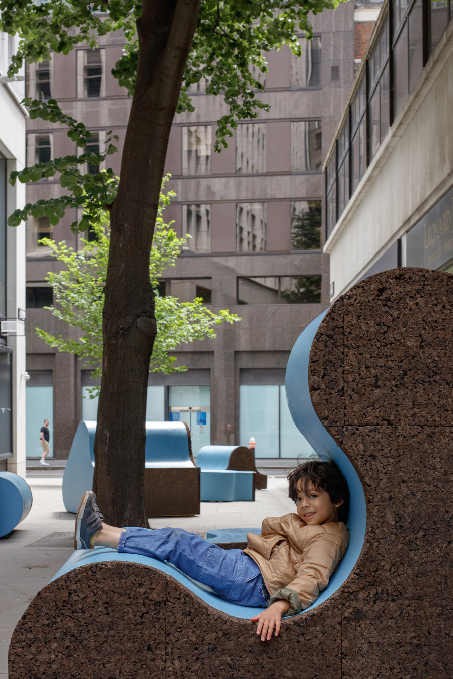 Urban Playground de McCloy + Muchemwa | Estructuras temporales