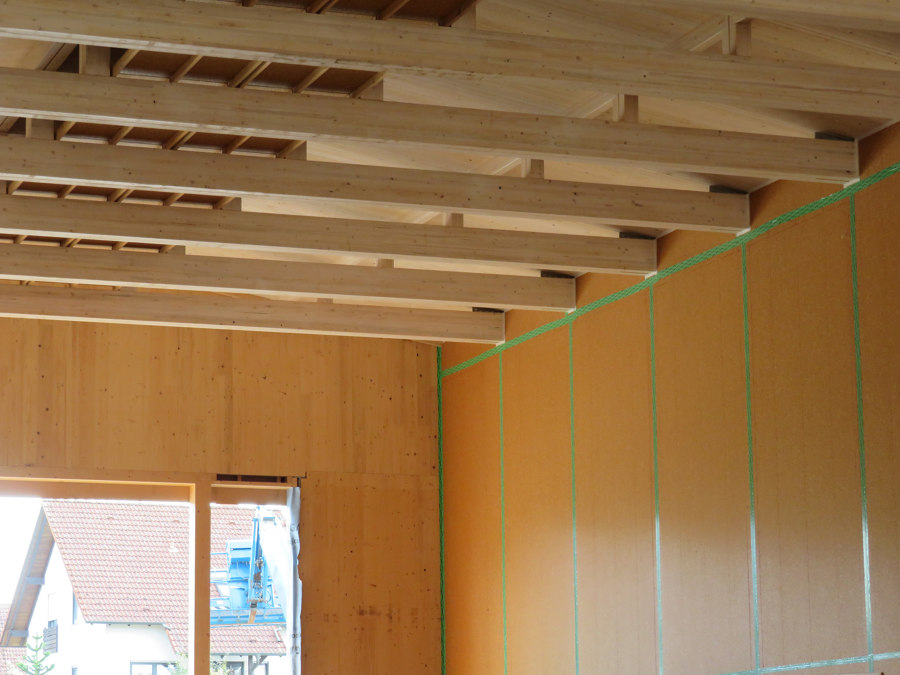 Modern timber construction production hall di Pfleiderer | Riferimenti di produttori