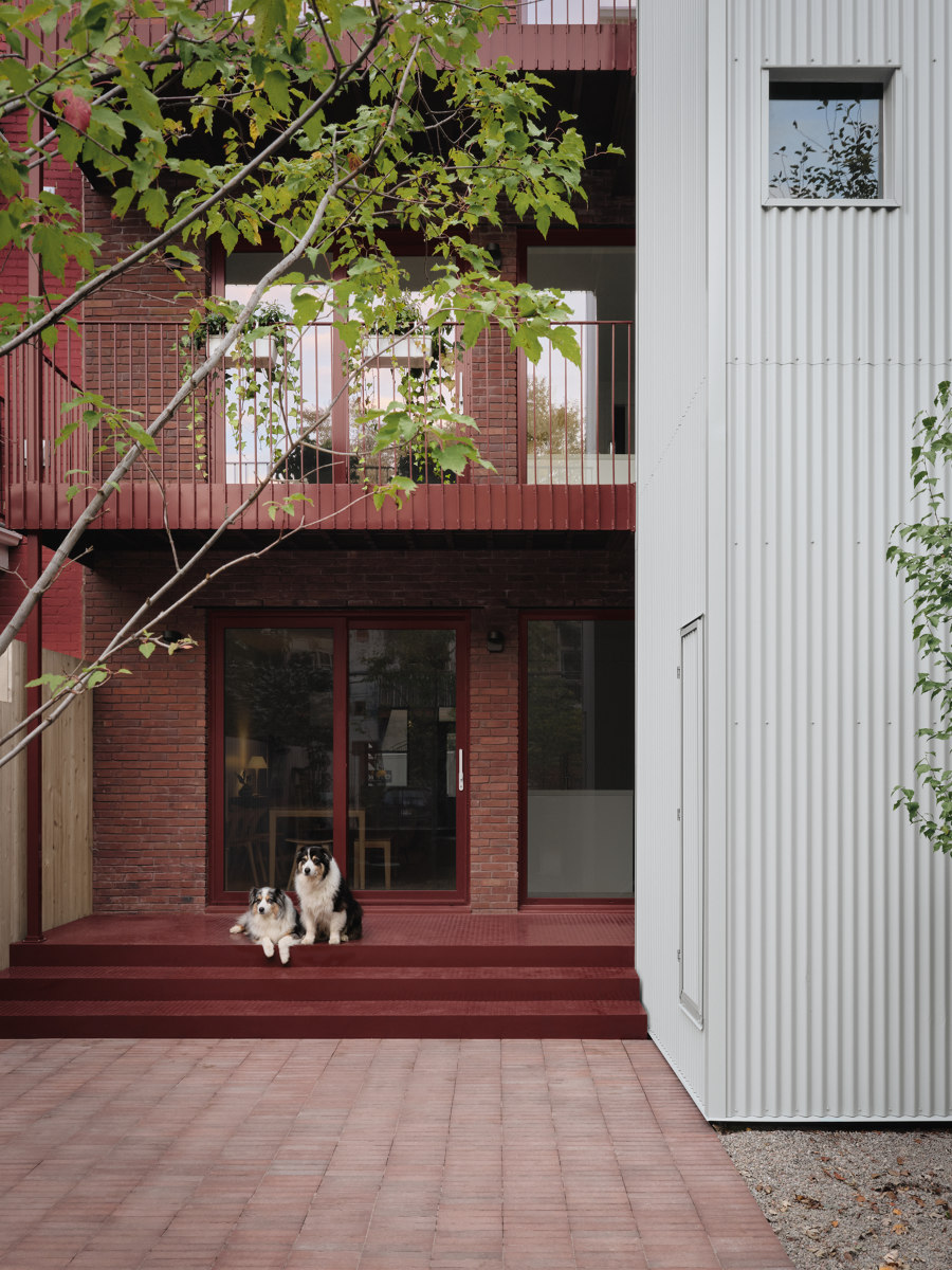 Triplex Fabre de Atelier L’Abri | Casas Unifamiliares