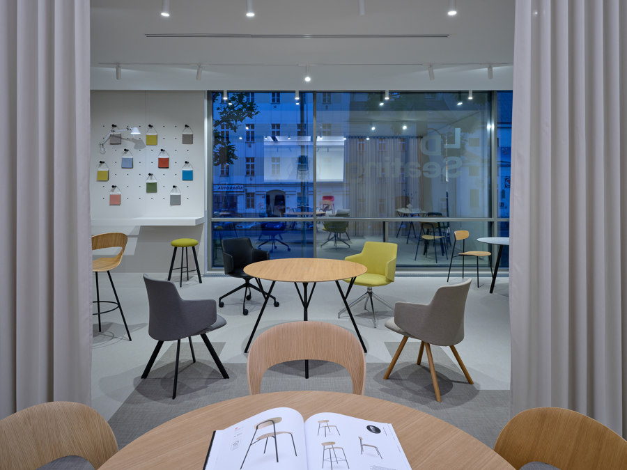 LD Seating opens its reconstructed showroom in Prague di LD Seating | Riferimenti di produttori