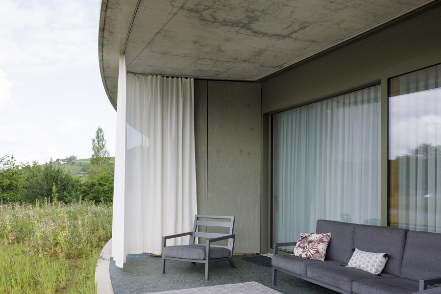 Residential building project "Rondo" - Flexus balcony curtains by MHZ Hachtel | Manufacturer references