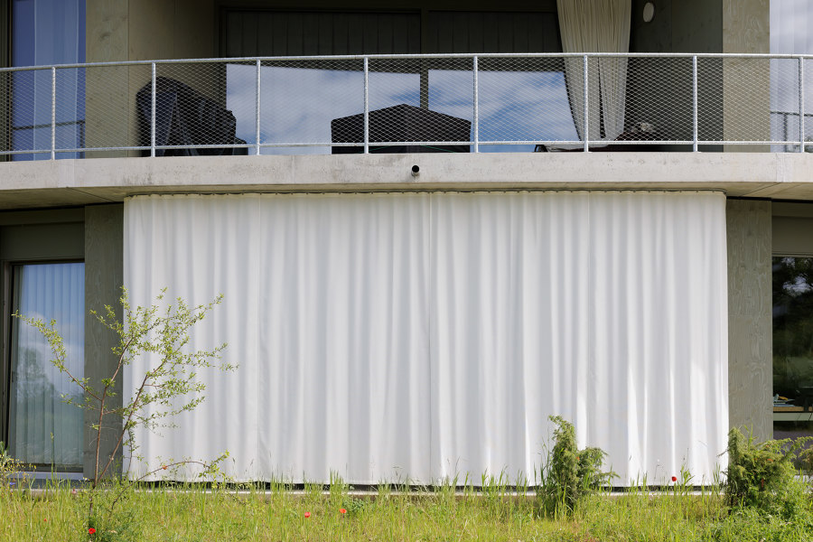 Residential building project "Rondo" - Flexus balcony curtains de MHZ Hachtel | Références des fabricantes