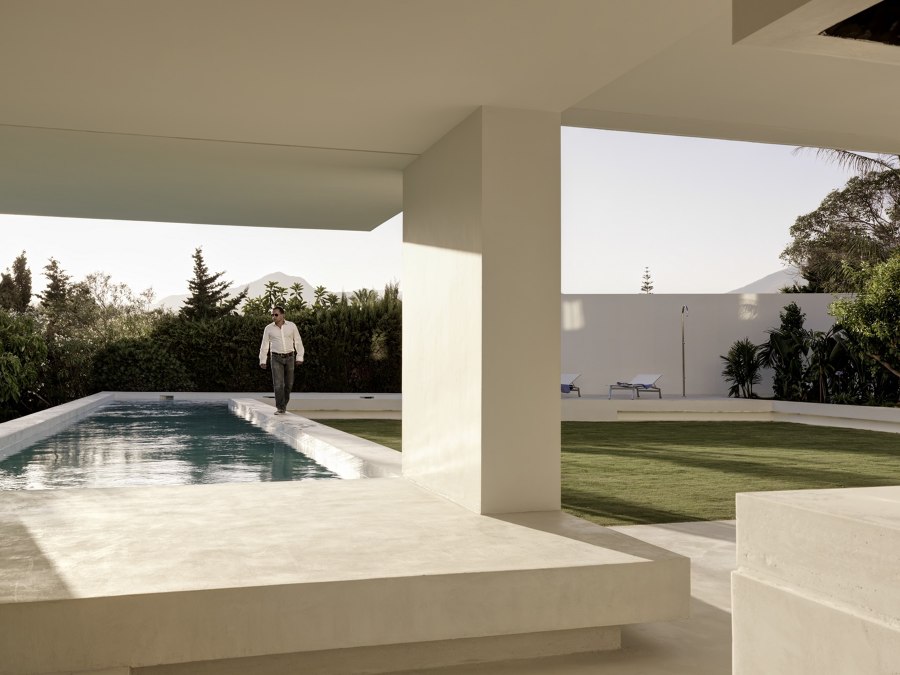 Los Limoneros | House over a garden von gus wüstemann architects | Einfamilienhäuser