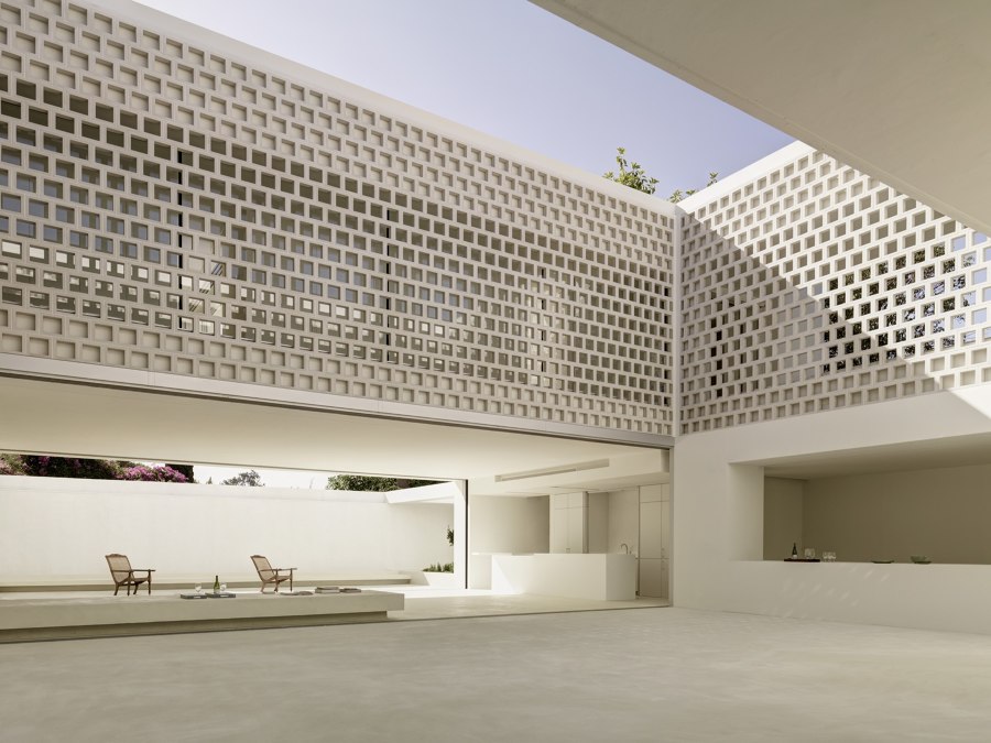 Los Limoneros | House over a garden de gus wüstemann architects | Casas Unifamiliares