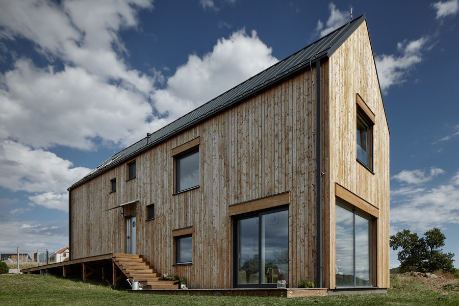 The House for Markétka by Mjölk architekti | Detached houses
