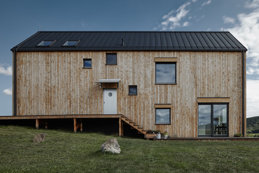 The House for Markétka by Mjölk architekti | Detached houses