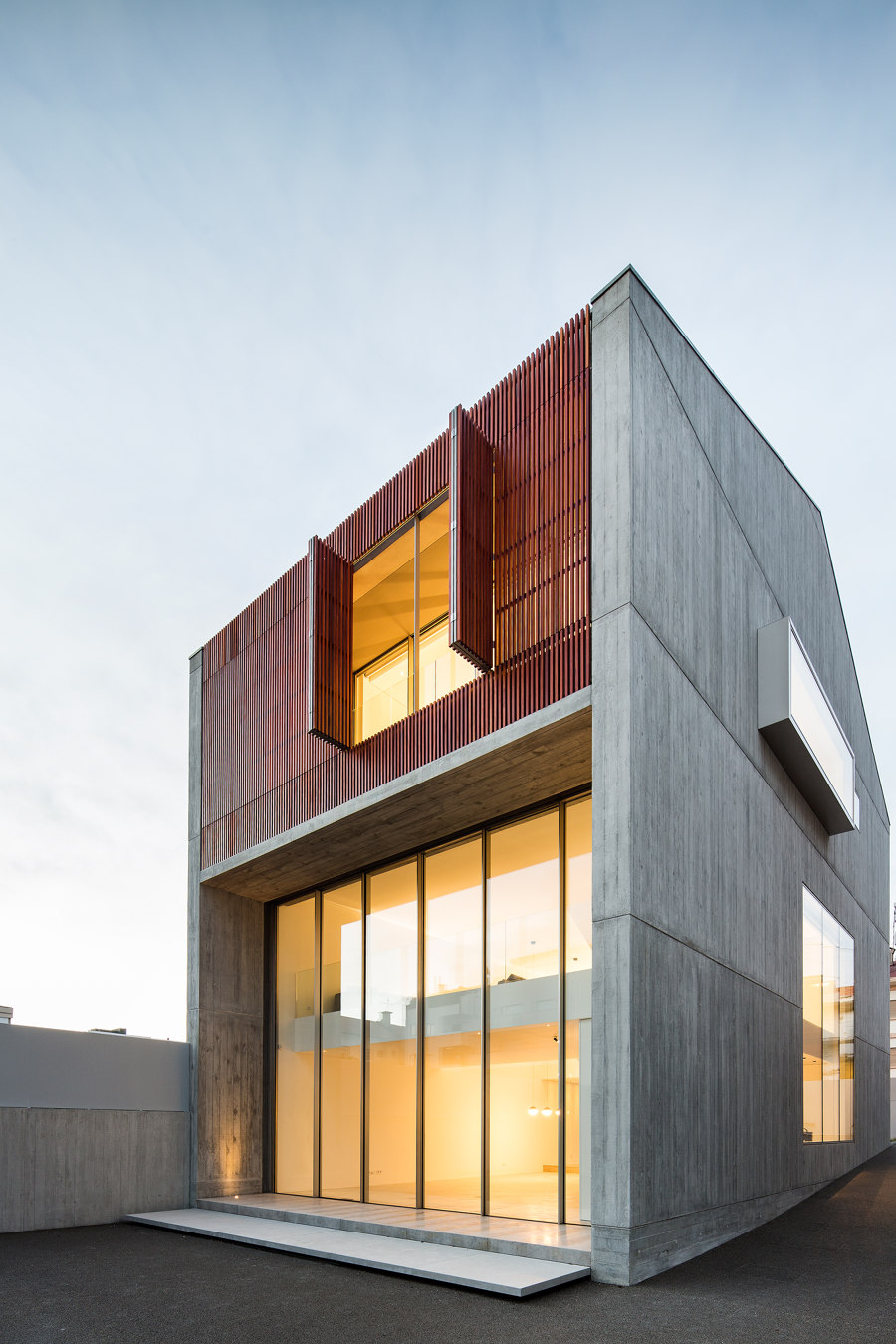 House in Bonfim de AZO Architects | Maisons particulières