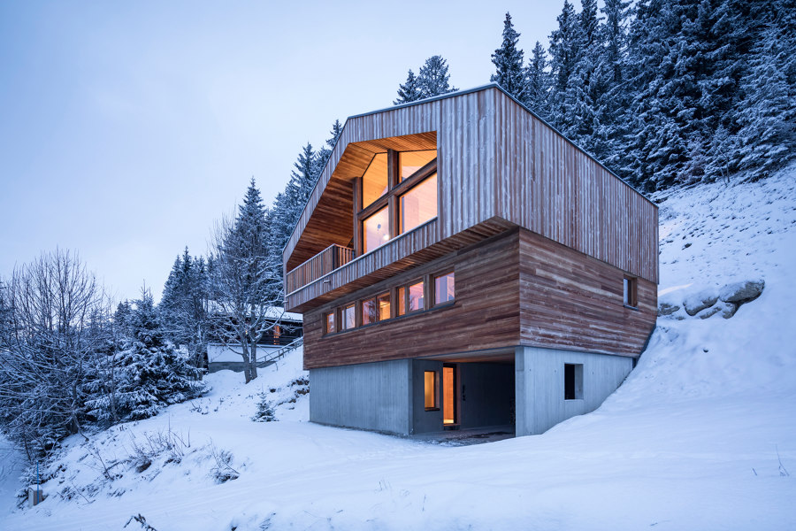 Mountain House by studio razavi architecture | Detached houses