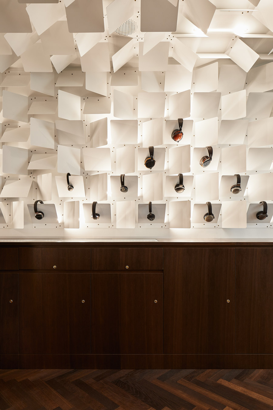 Headfoneshop by Batay-Csorba Architects | Shop interiors