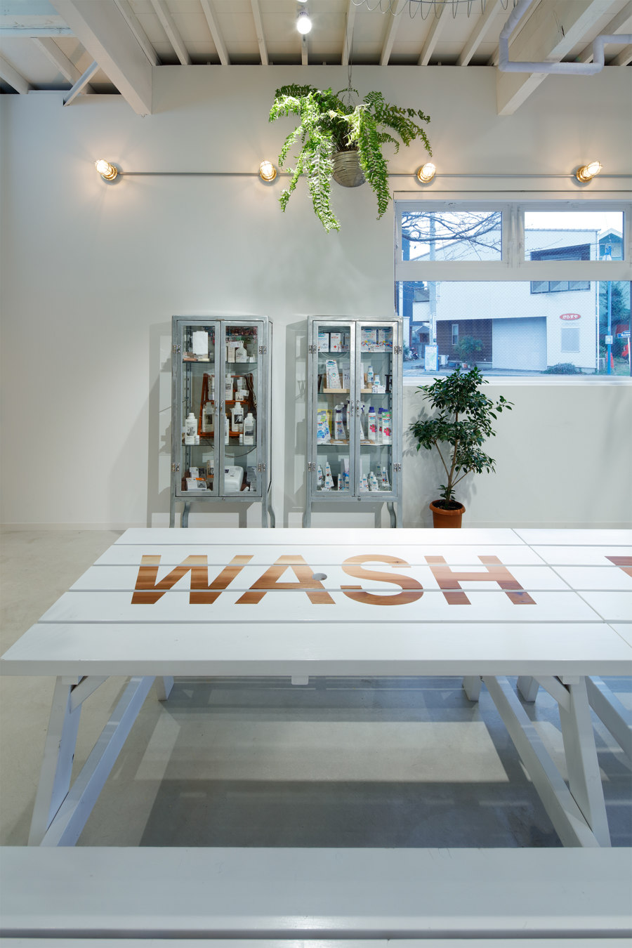 Wash & Fold de Ito Masaru Design Project / SEI | Intérieurs de café