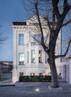 White Concrete Old House | Maisons particulières | I/O architects