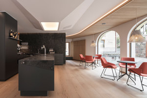 ZENTRAL Café & Restaurant | Café-Interieurs | Messner Architects