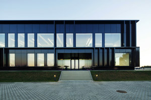 Pivexin Technology headquarters | Edificio de Oficinas | MUS Architects