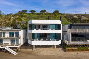 Taylor Beach House | Detached houses | SPF:architects