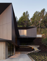LR2 House | Detached houses | Montalba Architects