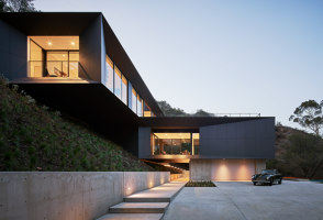 LR2 House | Detached houses | Montalba Architects