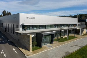 Bradco | Office buildings | Em Paralelo