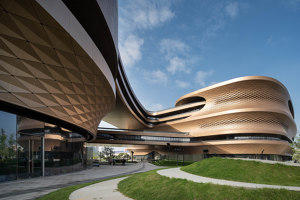 Infinitus Plaza | Edificio de Oficinas | Zaha Hadid Architects
