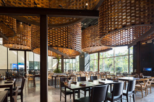 Pizza 4P’s Restaurant Landmark 72 | Restaurant interiors | ODDO architects