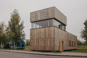 Children’s and Youth Center in a Former Switch Tower | Kindergärten/Krippen | A-Z Architekten