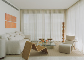 Bright holiday apartment in Limassol, Cyprus | Wohnräume | NM Art & Interiors