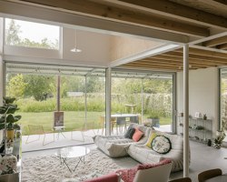 House + Workshop | Casas Unifamiliares | studio MOTO