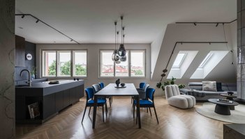 Prague Rooftop Apartment: A Home That Captures the Passage of Time | Wohnräume | obliqo