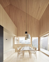 Multi-Generational House with a View | Einfamilienhäuser | MWArchitekten
