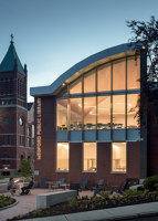 Charlotte & William Bloomberg Medford Public Library | Church architecture / community centres | Schwartz/Silver Architects