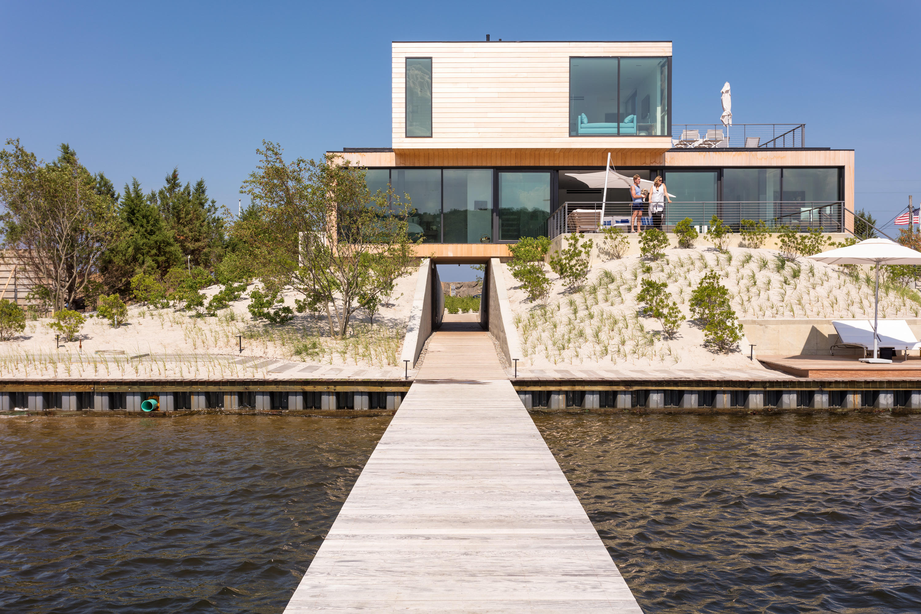 Beach House by RAAD Studio Detached houses