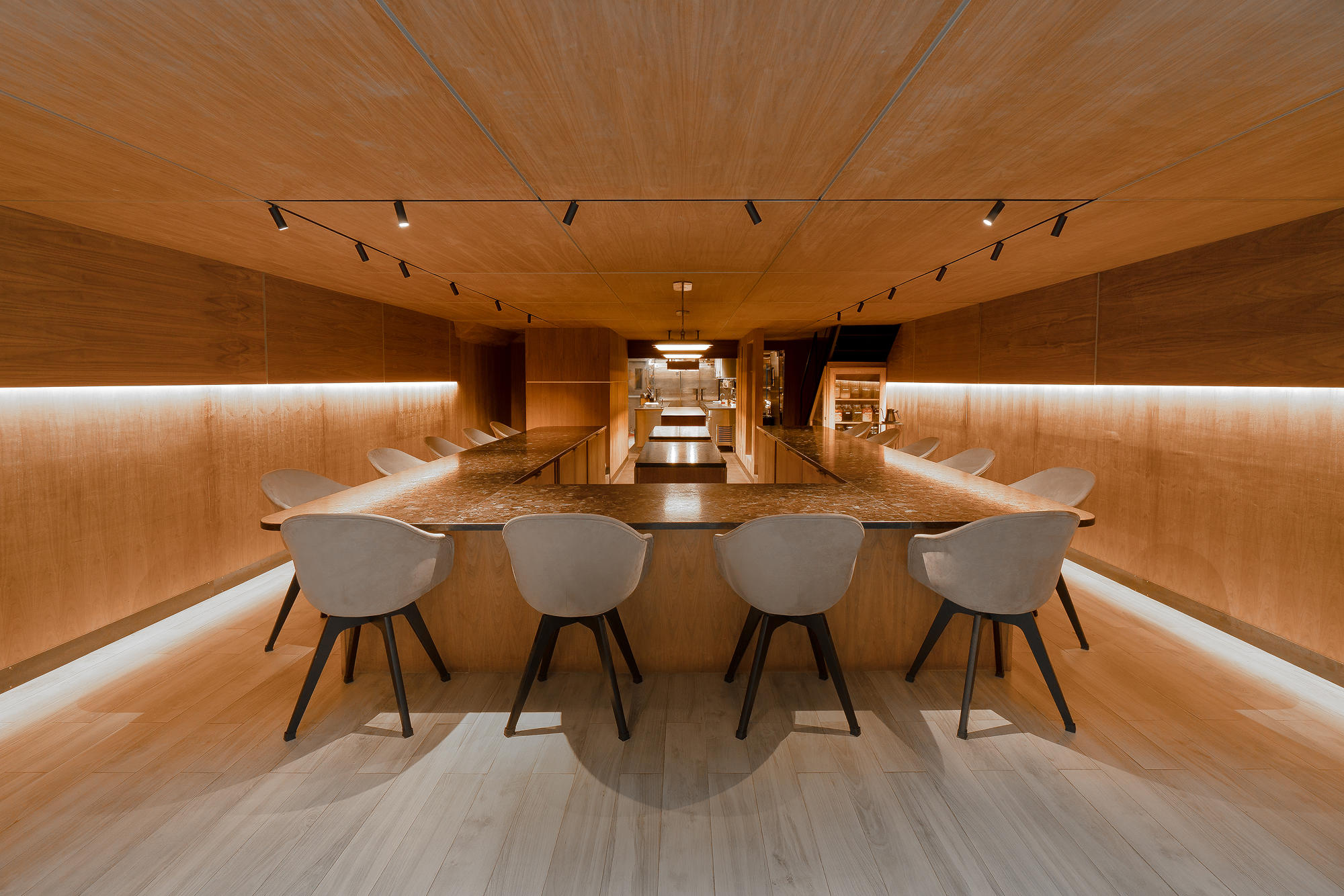 Atomix Restaurant By Boconcept Manufacturer References