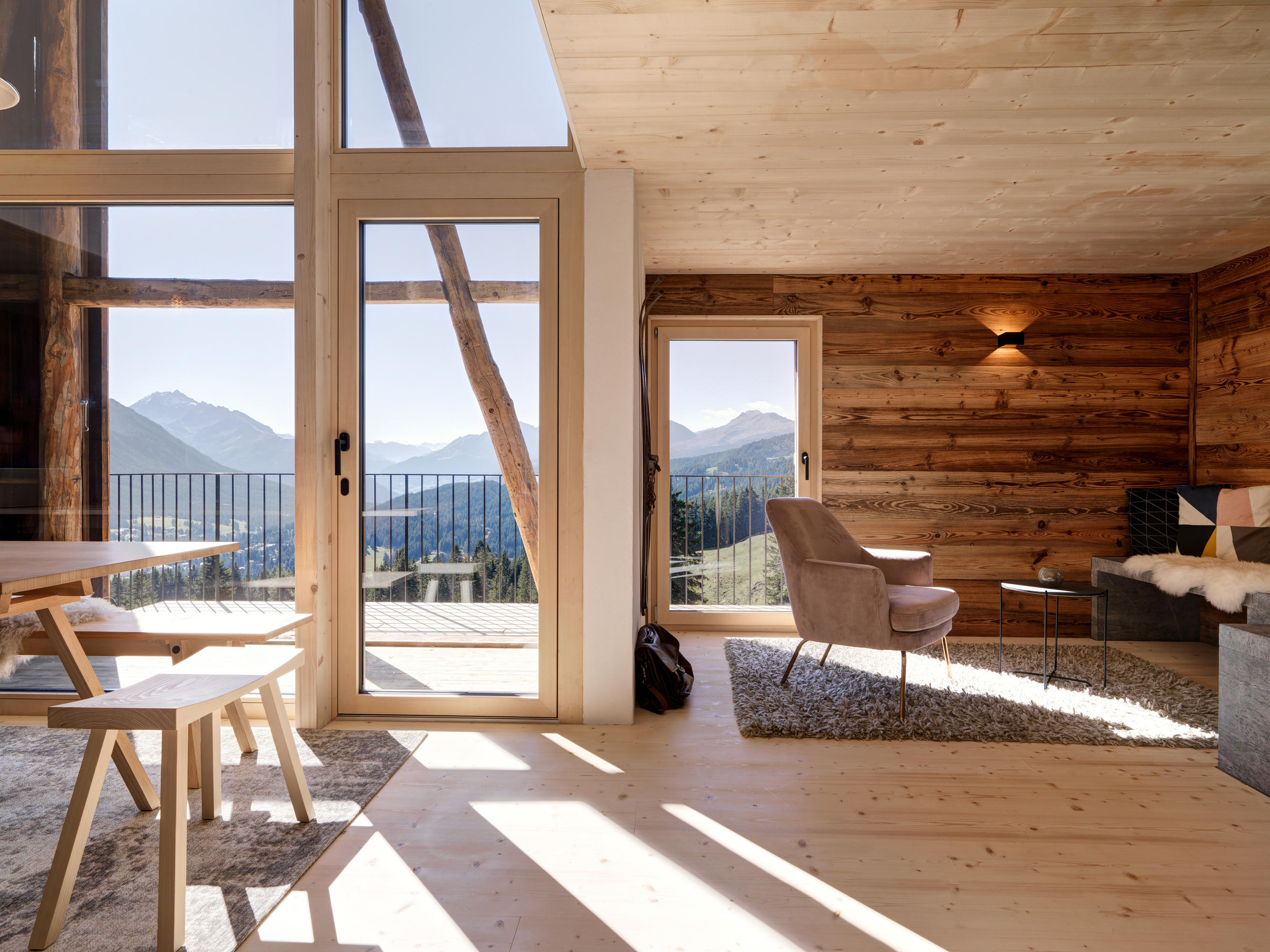 Hide And Seek In The Mountains by Cavigelli & Associates | Detached houses
