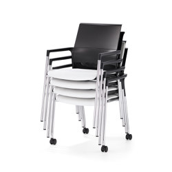 Mera visitor chair | stackable | Klöber