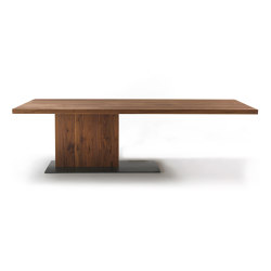 Liam Wood | Dining tables | Riva 1920
