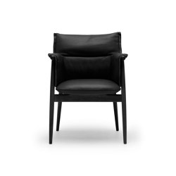 E005 | Embrace Armchair | Chairs | Carl Hansen & Søn