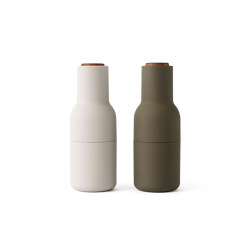 Bottle Grinder | Hunting Green/Beige w. Walnut Lid, 2-pack | Sale & Pepe | Audo Copenhagen