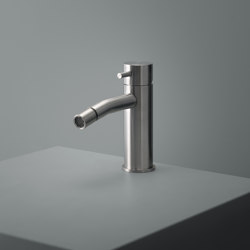 Source | Stainless steel Deck mounted bidet mixer | Grifería para bidés | Quadrodesign