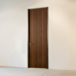 Line | Hinged Door | Internal doors | Laurameroni