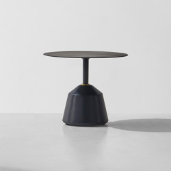 Exeter Side Table Low | Tabletop round | District Eight