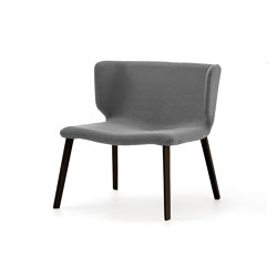 Wrapp with upholstered wooden base | Armchairs | viccarbe