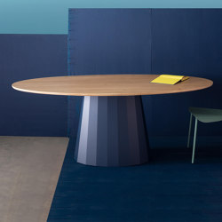 Ankara oval dining table | Dining tables | Matière Grise