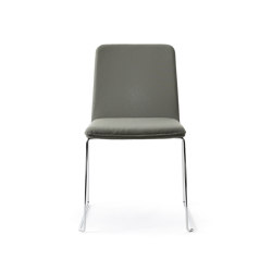 sitting smartK | Skid chair | stackable | lento