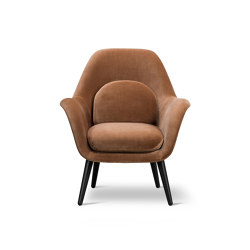 Swoon Lounge Petit Wood Base | with armrests | Fredericia Furniture