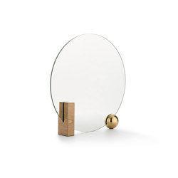 LOOKING FOR DORIAN | Table mirror | Natural wood | Mirrors | Maison Dada